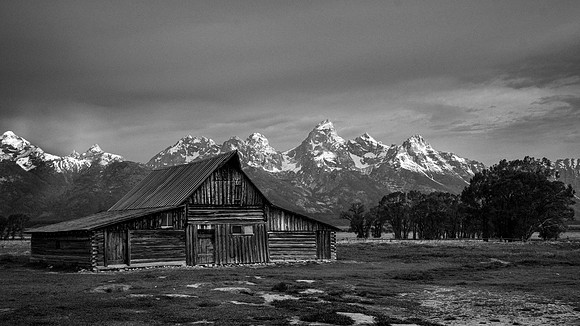 Good Morning Tetons B&W 16x9